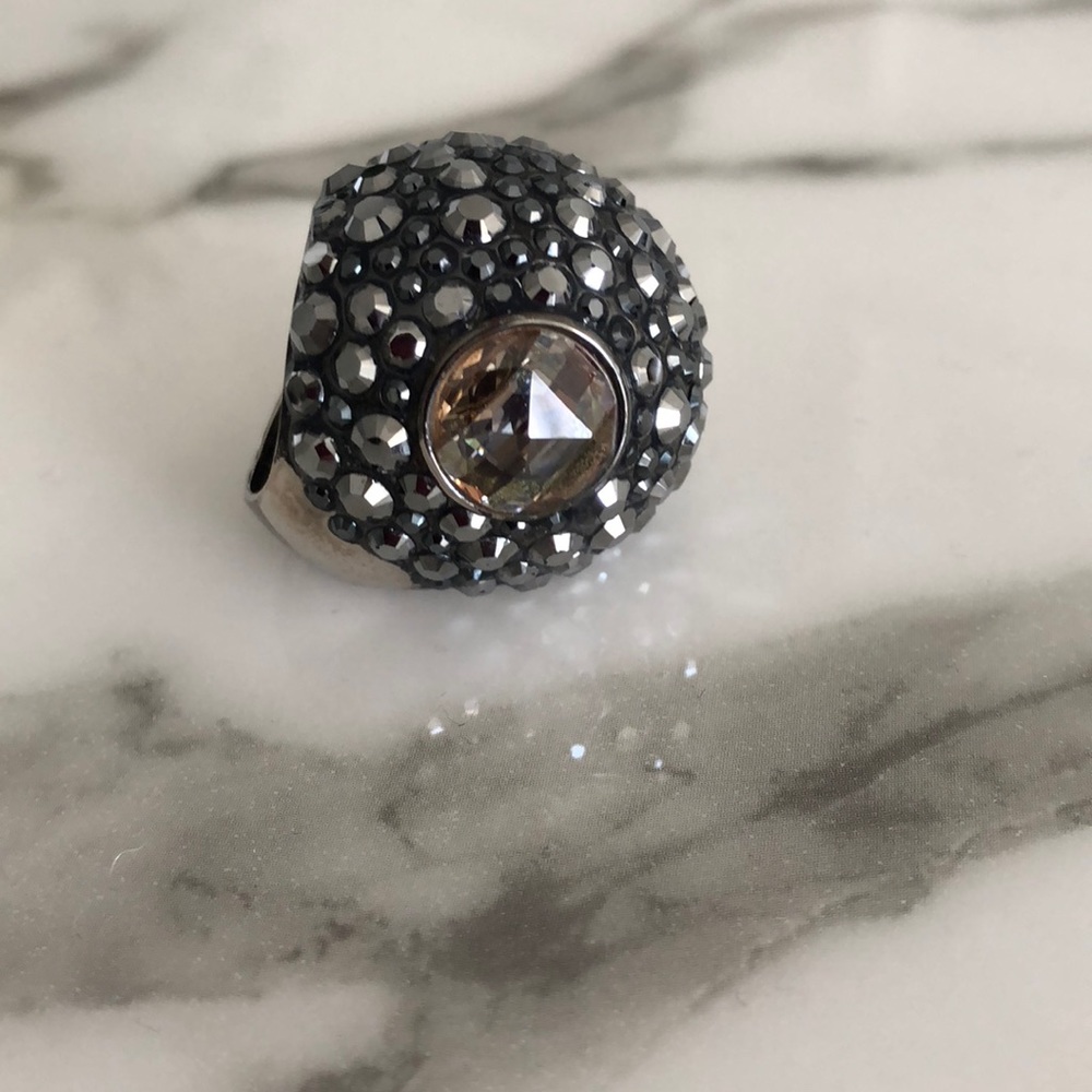 Henri Bendel Ring